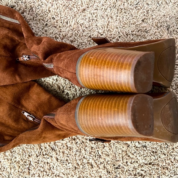 Rust suede-like over the knee boots 👢 - Picture 3 of 4